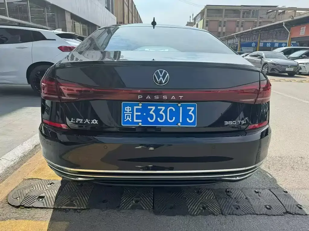 Volkswagen Passat — фото 3