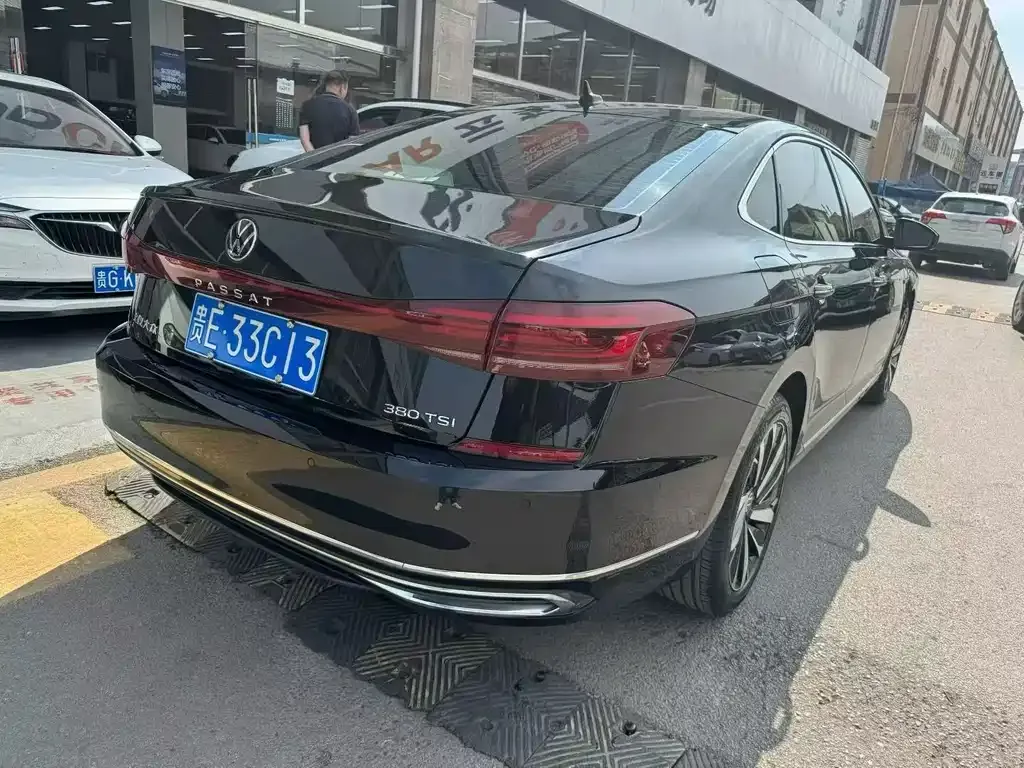 Volkswagen Passat — фото 6