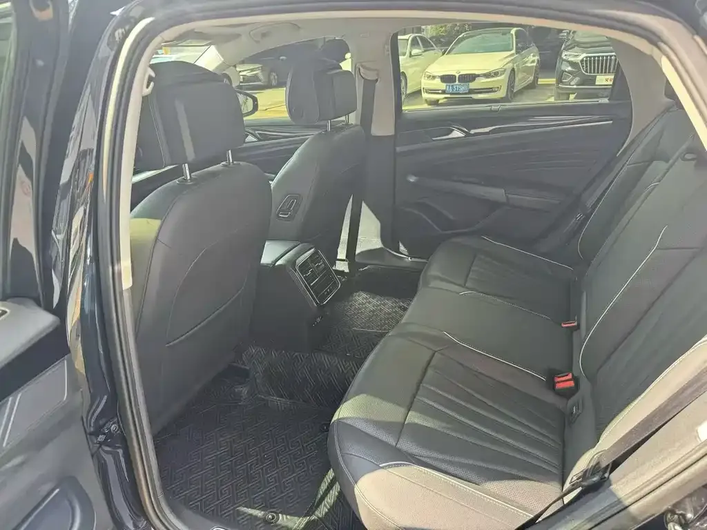 Volkswagen Passat — фото 4