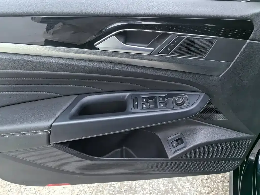 Volkswagen Passat — фото 6