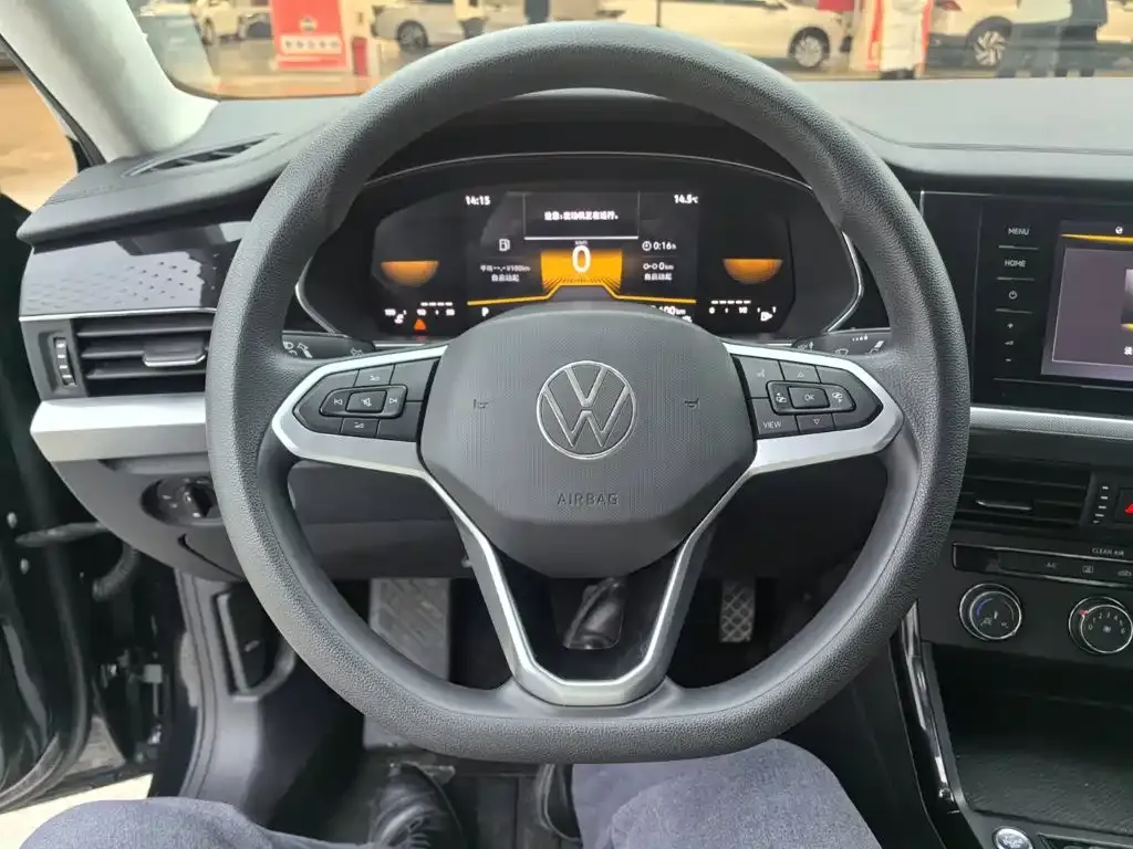 Volkswagen Passat — фото 8