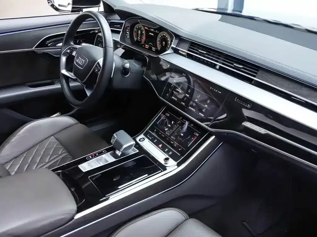 Audi A8 — фото 10
