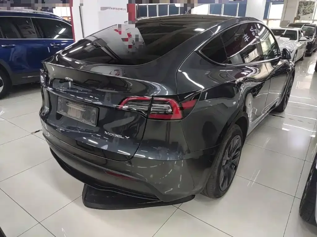 Tesla Model Y — фото 5