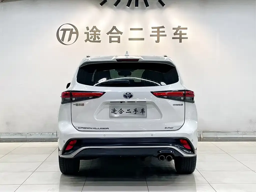 Toyota Crown Kluger — фото 2