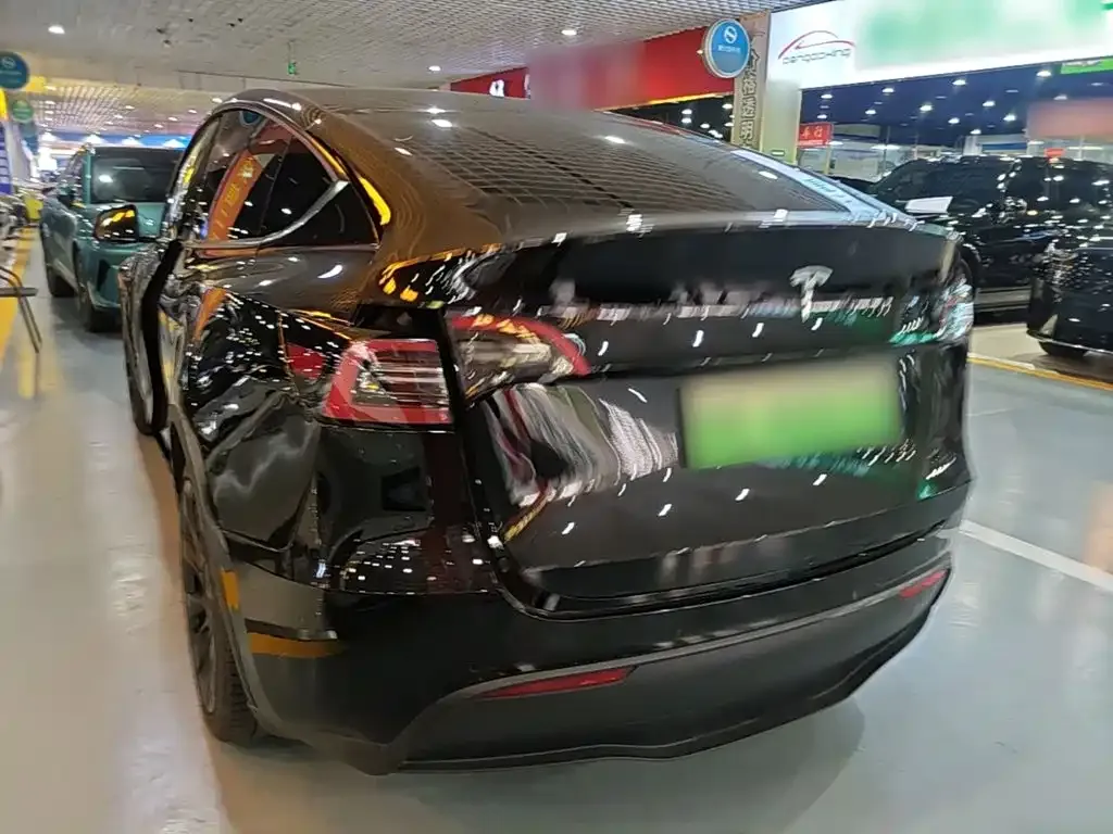 Tesla Model Y — фото 4