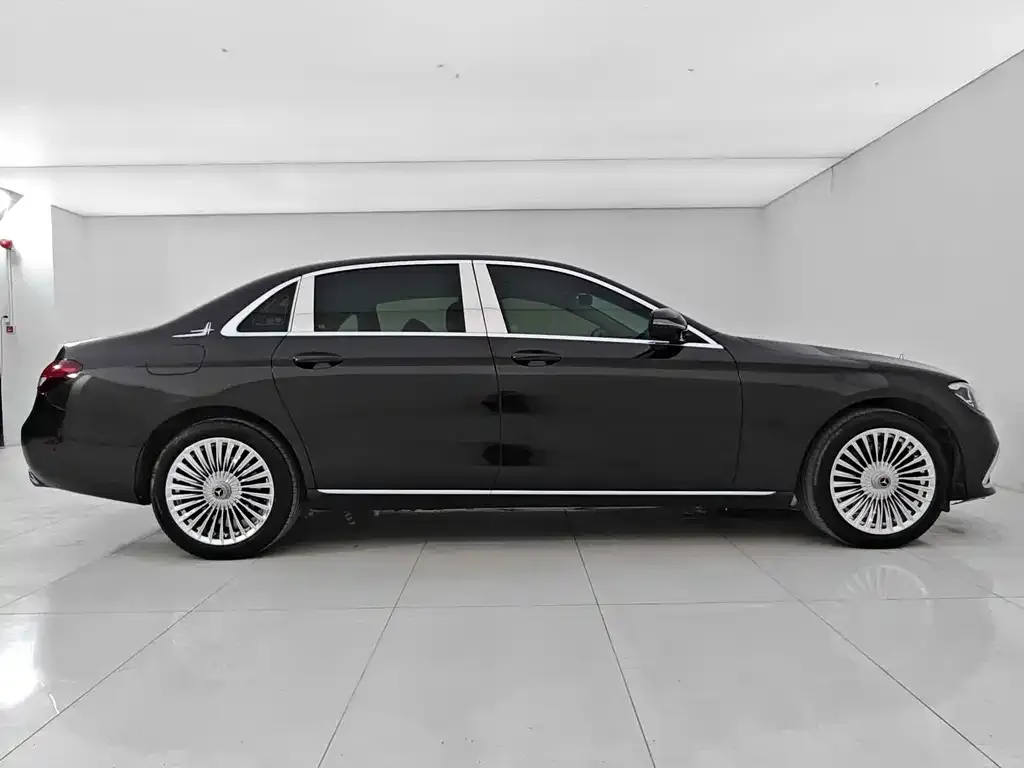 Mercedes-Benz E-Class — фото 4