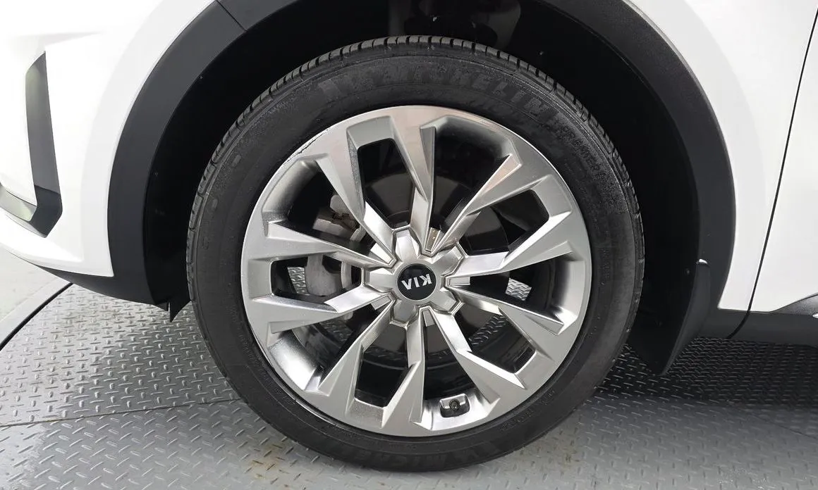 Kia Sorento — фото 7