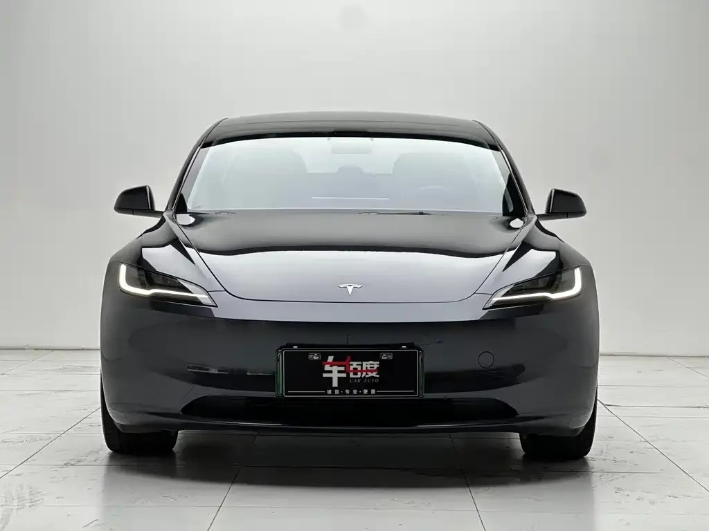 Tesla Model 3 — фото 4