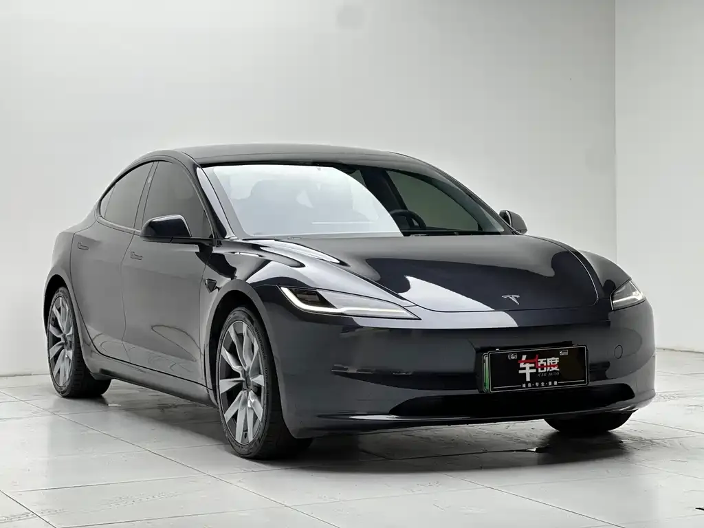 Tesla Model 3 — фото 5