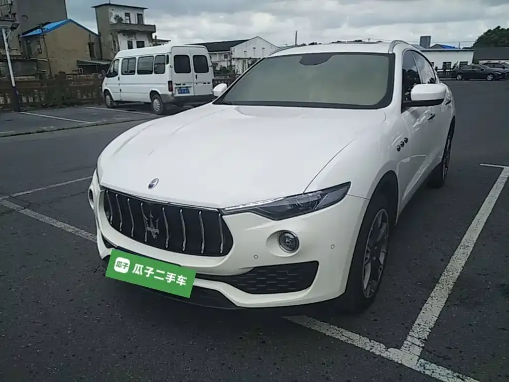 Maserati Levante — фото 1