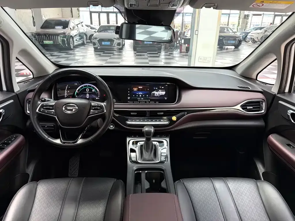 GAC Motor Trumpchi M6 — фото 10