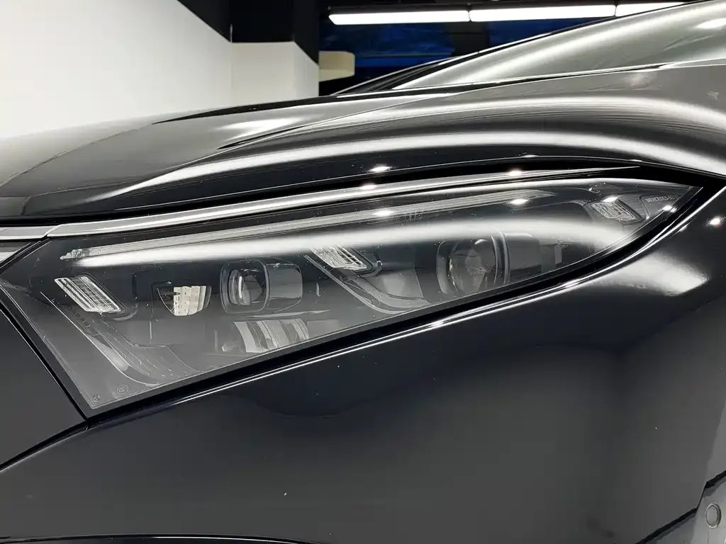 Mercedes-Benz EQS AMG — фото 9