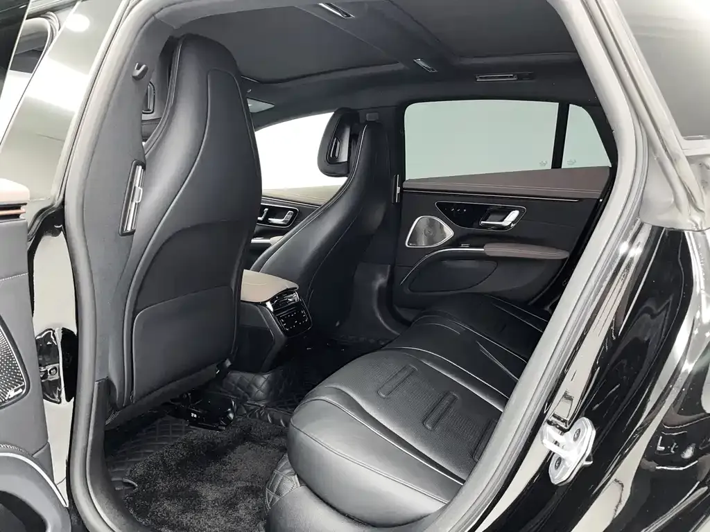 Mercedes-Benz EQS AMG — фото 5