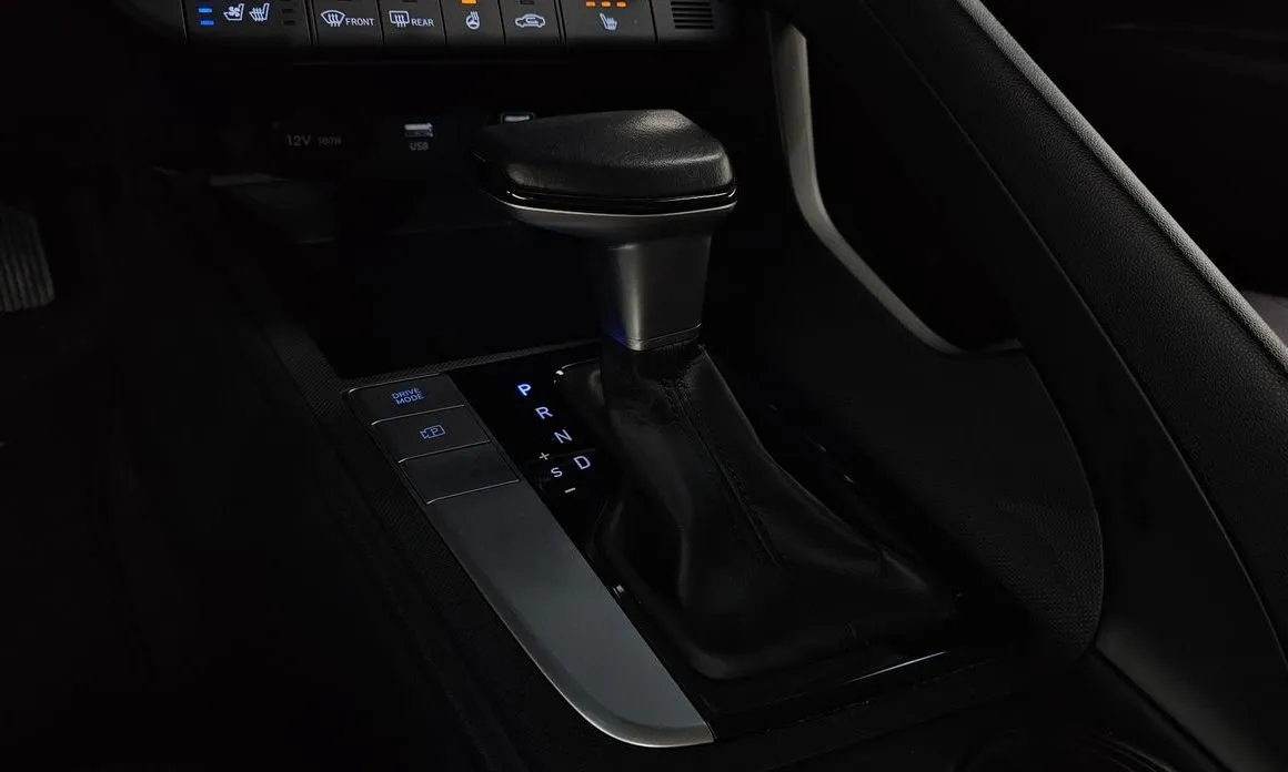 Hyundai AVANTE — фото 3
