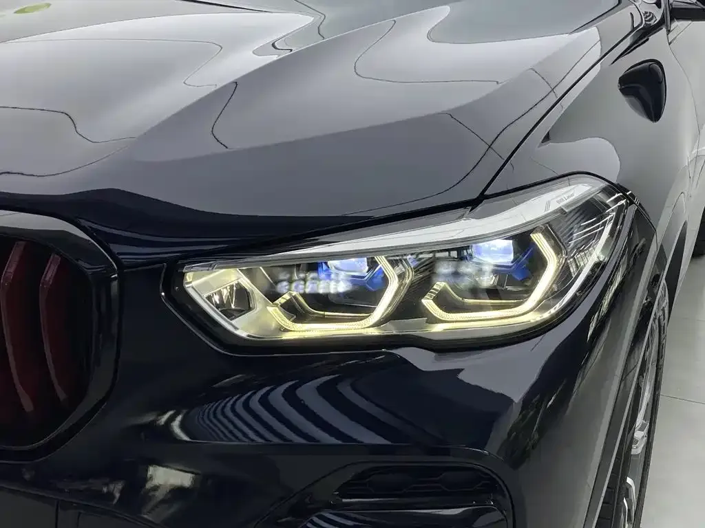 BMW X5 — фото 10