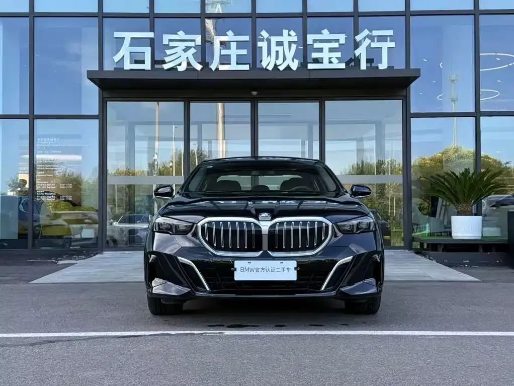 BMW 5 Series — фото 5
