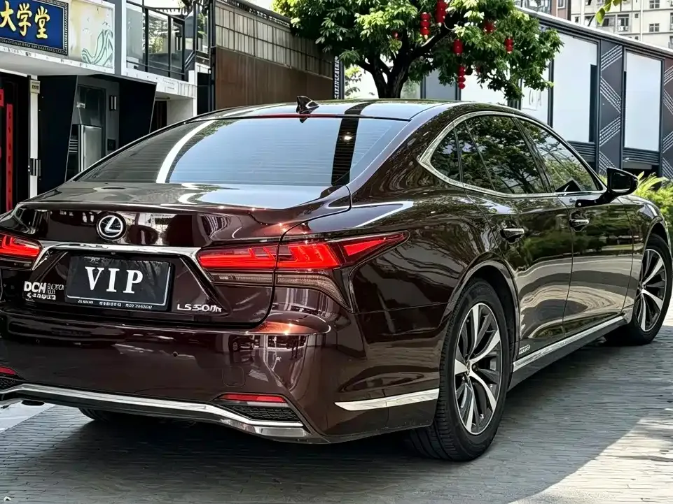 Lexus LS — фото 4