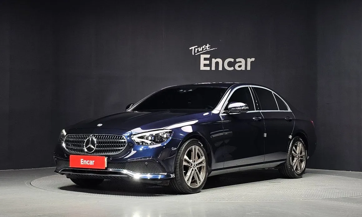 Mercedes-Benz E-Class — фото 1