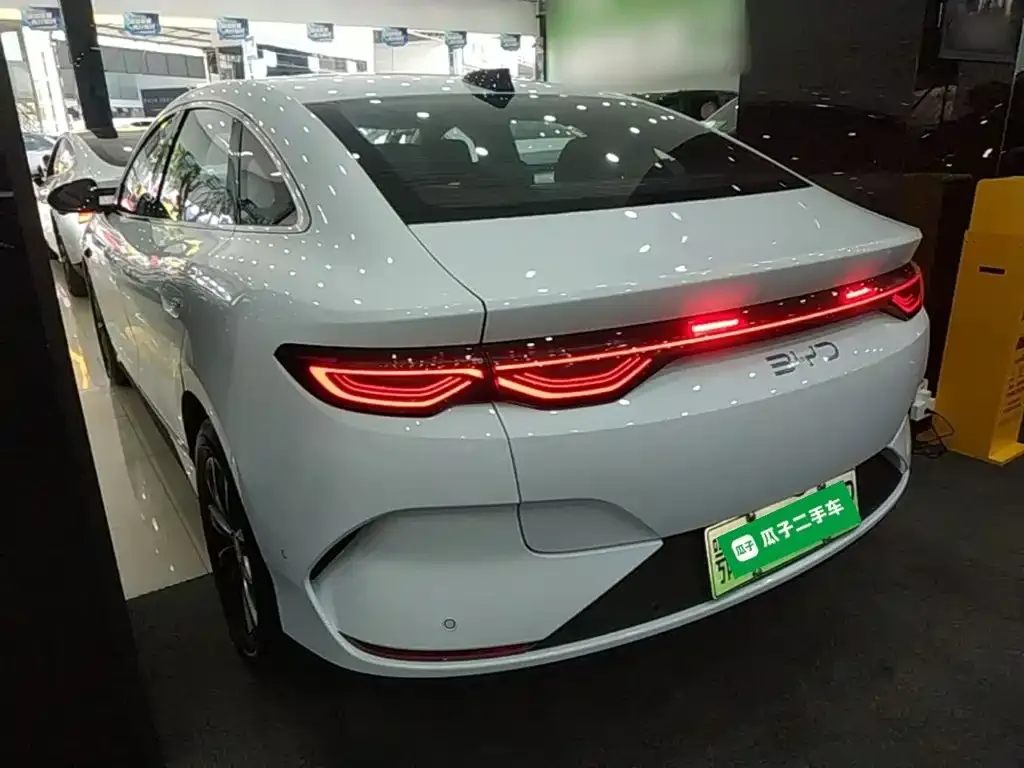 BYD Qin L — фото 9