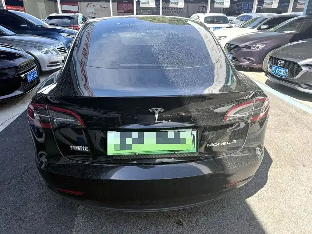 Tesla Model 3 — фото 2