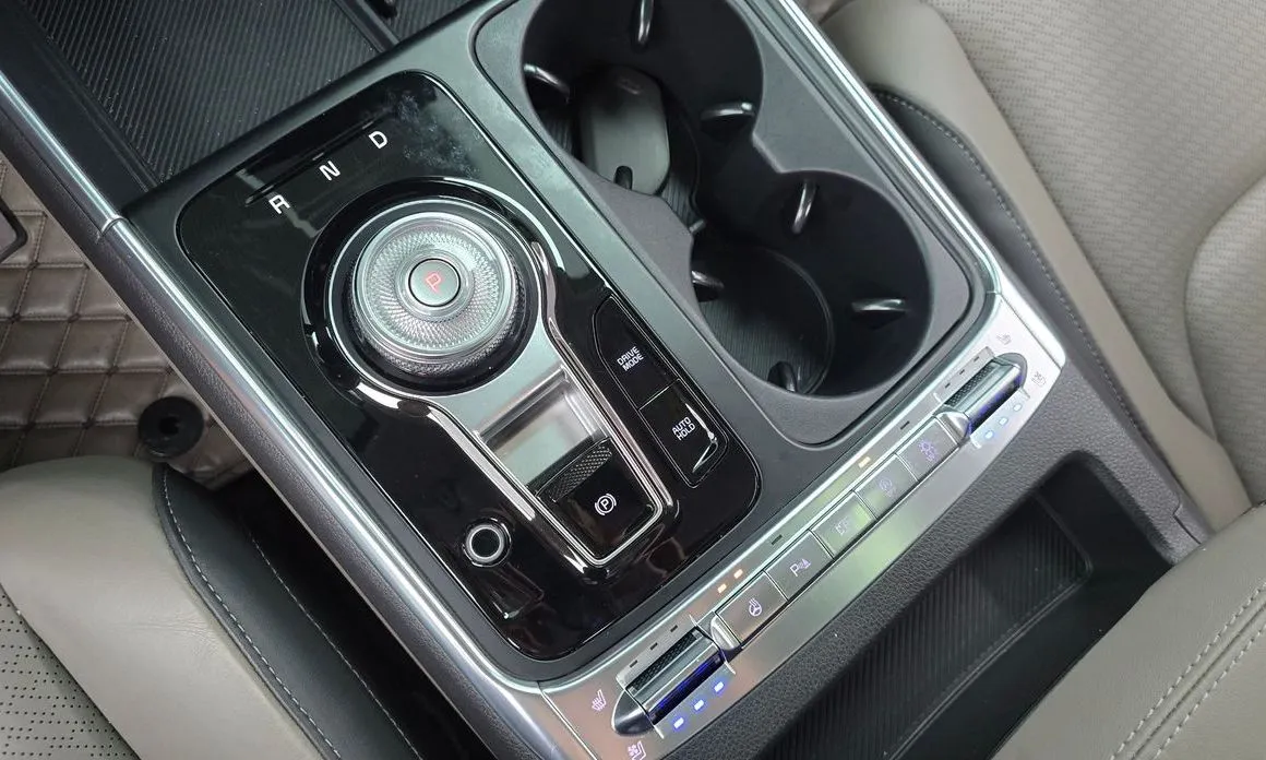 Kia Carnival — фото 10