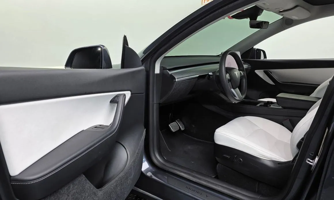Tesla Model Y — фото 4
