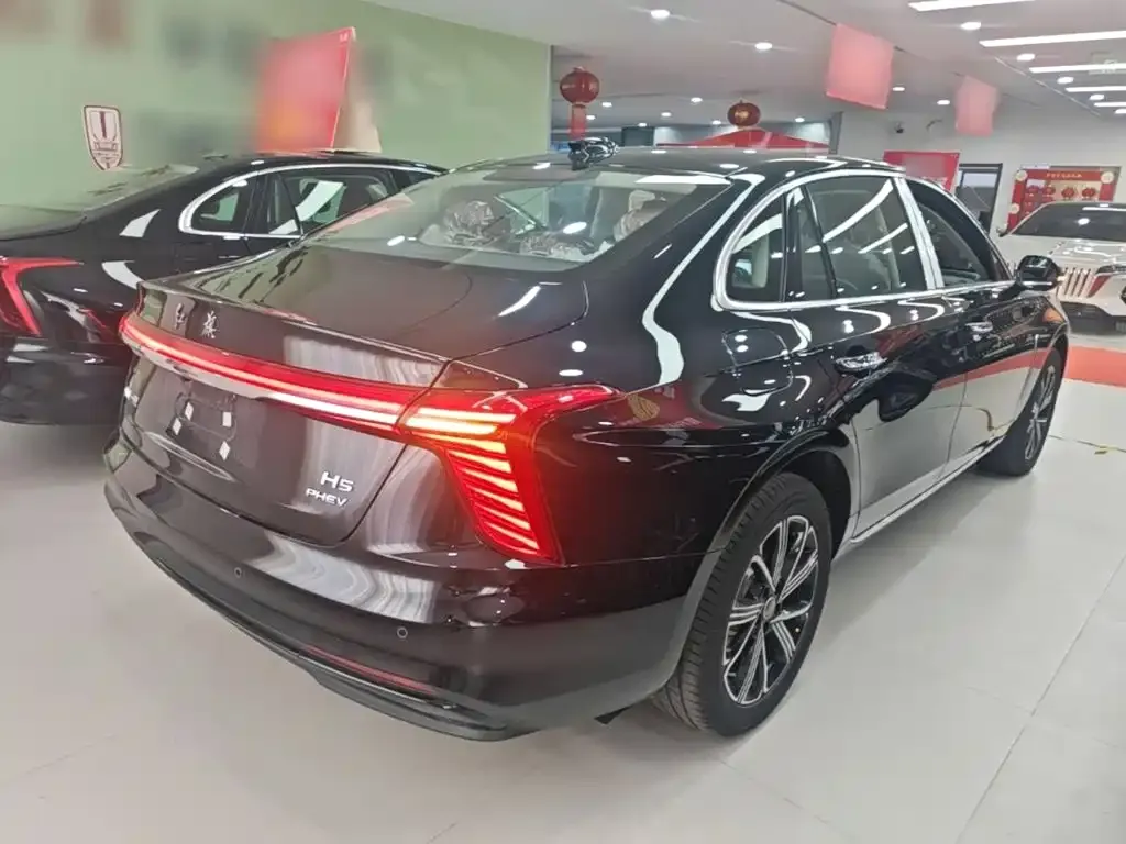 Hongqi H5 PHEV — фото 4