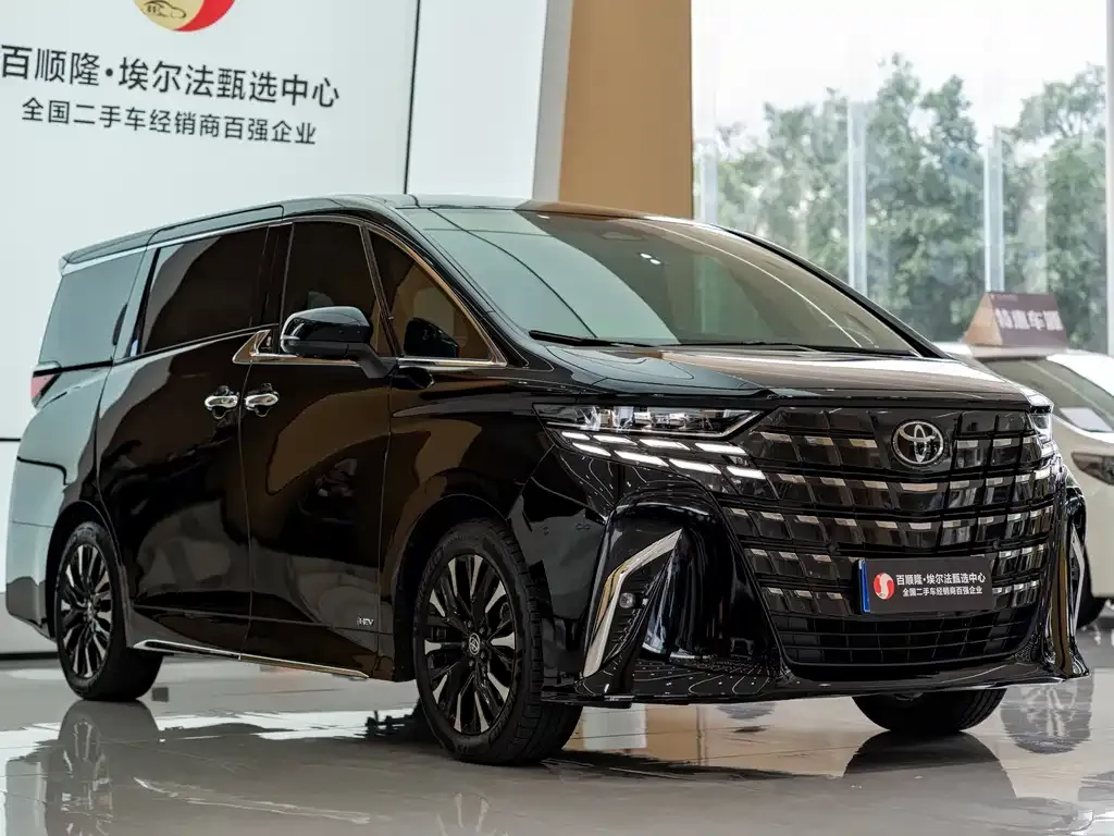 Toyota Alphard — фото 10