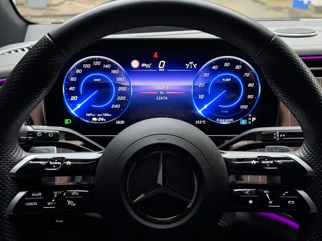 Mercedes-Benz EQE SUV — фото 4
