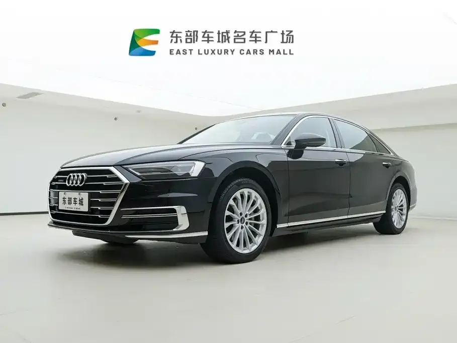 Audi A8 — фото 1