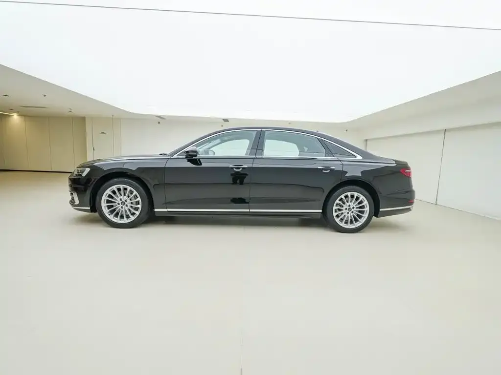 Audi A8 — фото 9