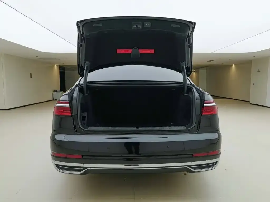 Audi A8 — фото 4
