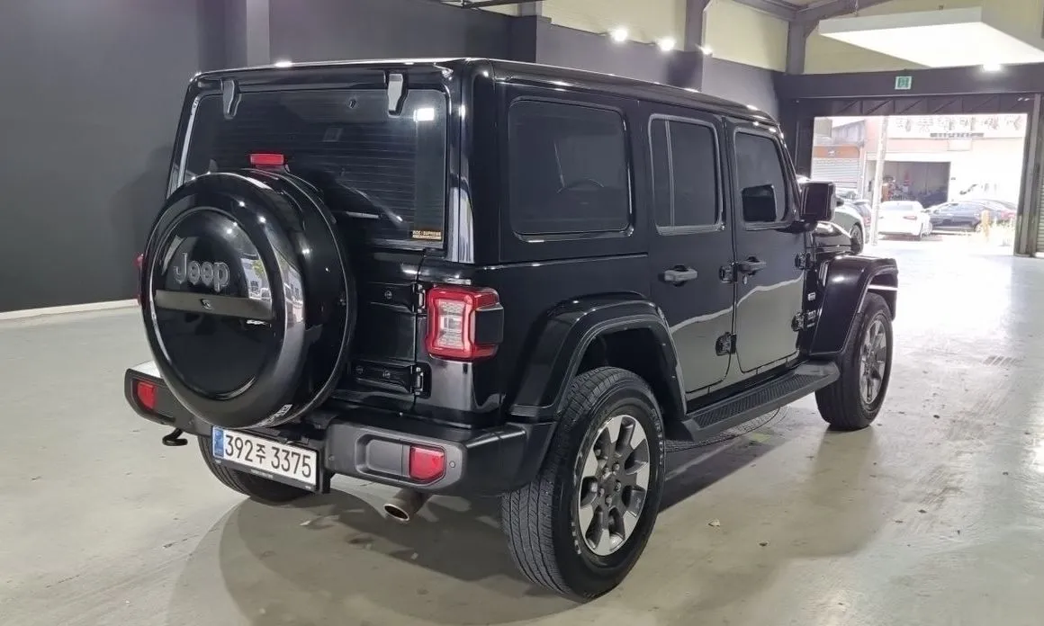 Jeep Wrangler — фото 8