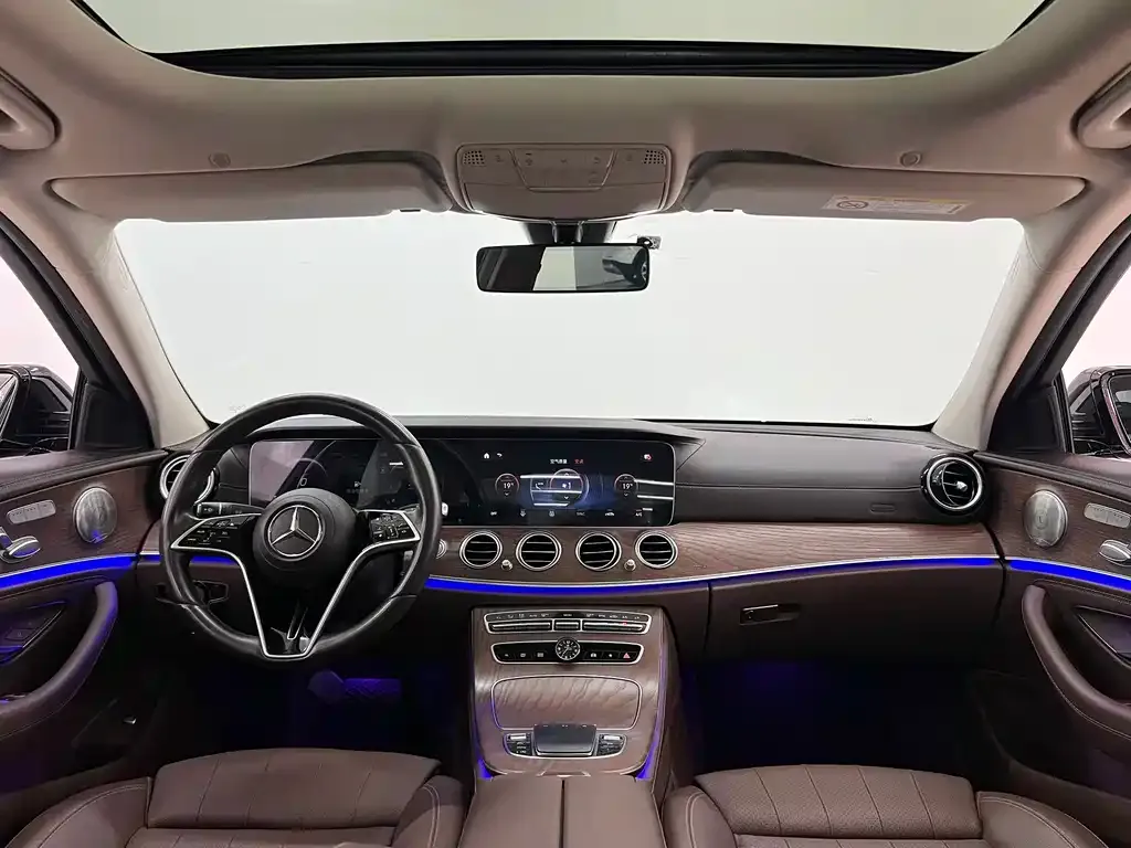 Mercedes-Benz E-Class — фото 7
