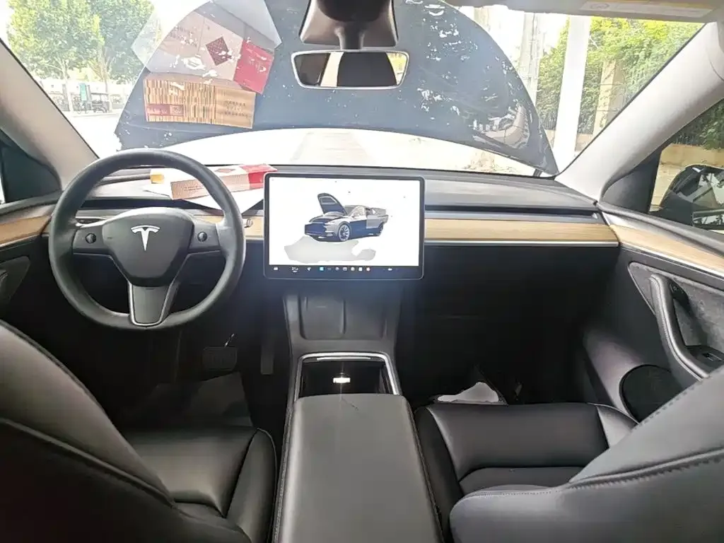 Tesla Model Y — фото 3