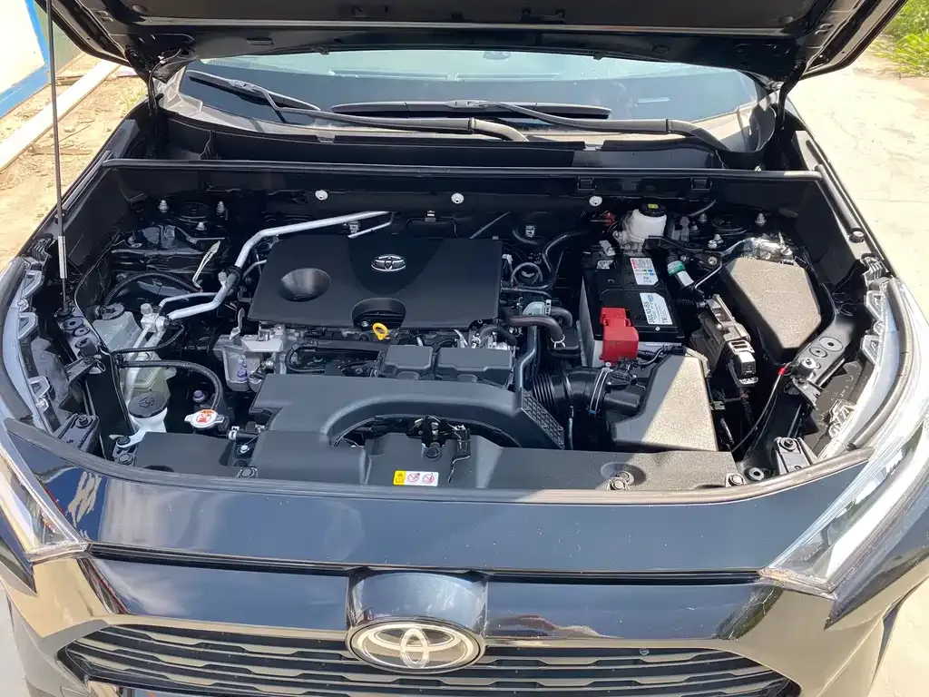 Toyota RAV4 — фото 10