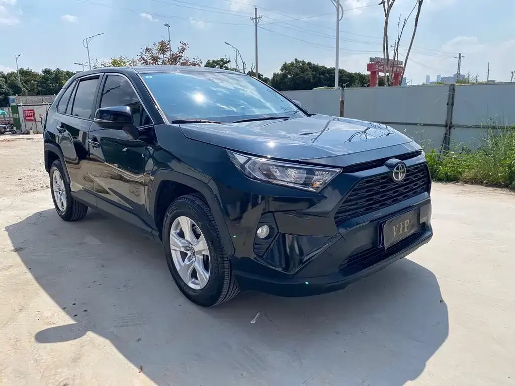 Toyota RAV4 — фото 3