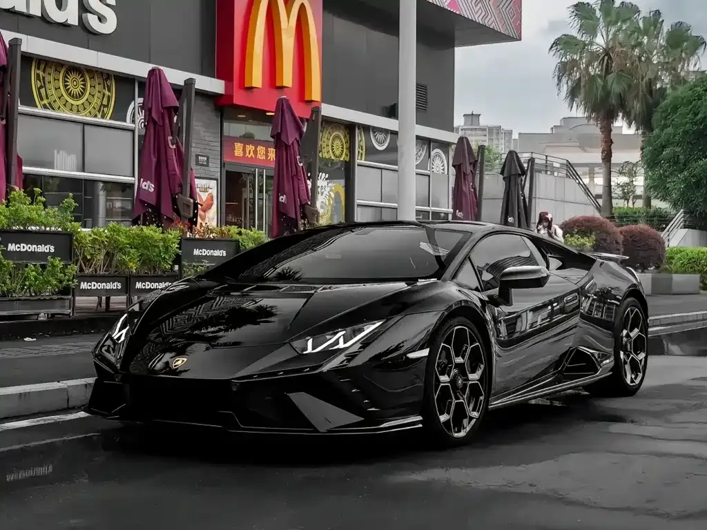 Lamborghini Huracan — фото 1