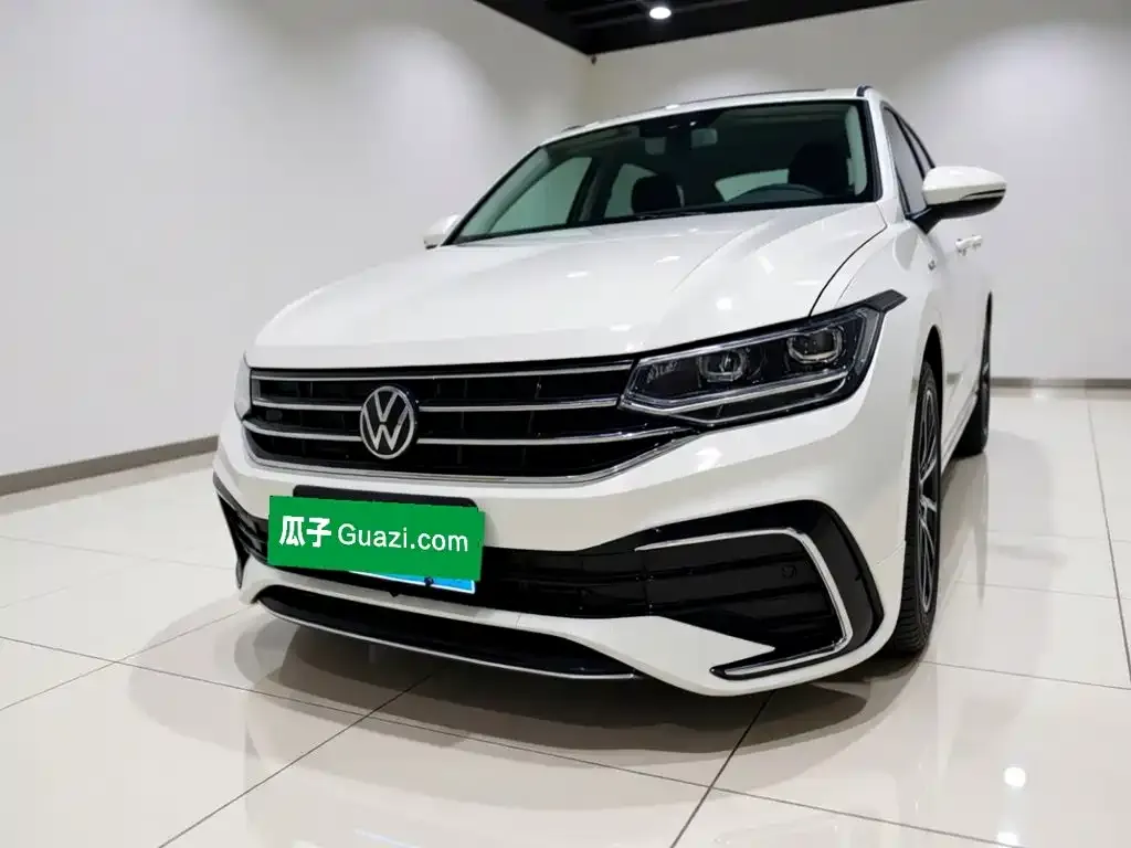 Volkswagen Tiguan L — фото 4