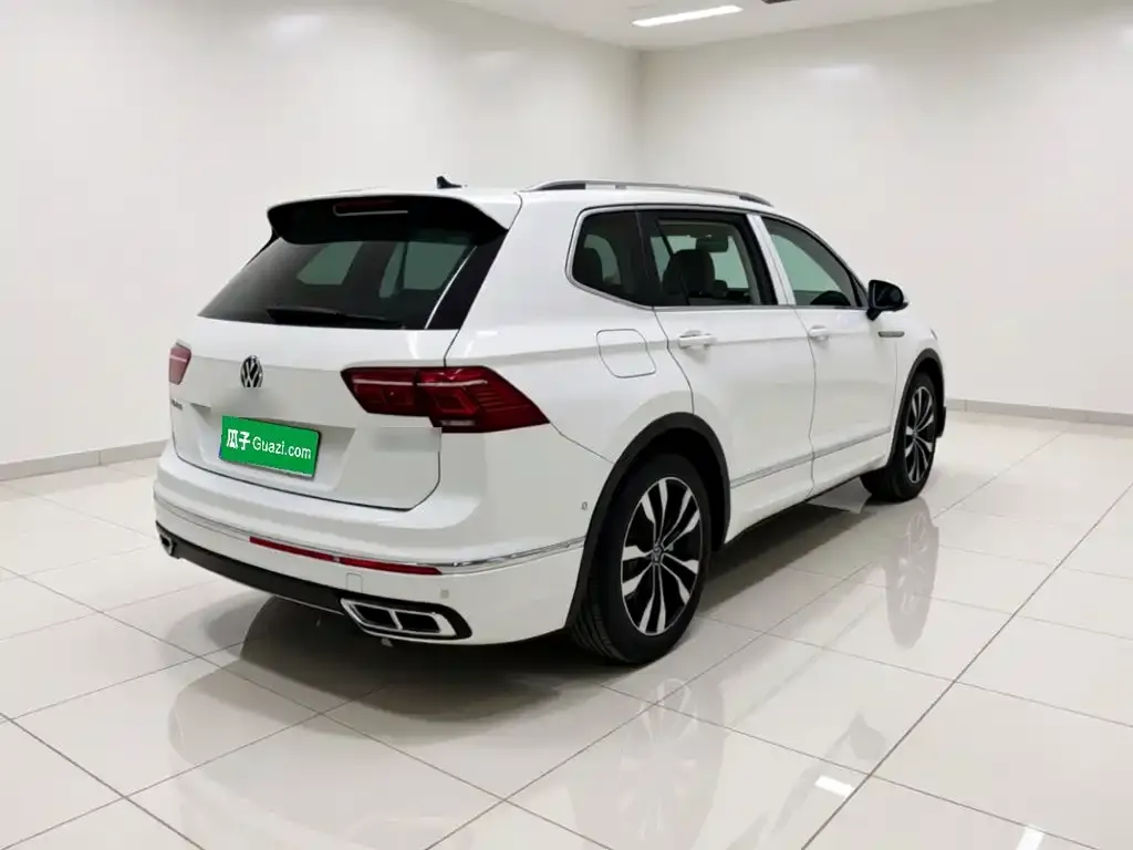 Volkswagen Tiguan L — фото 2