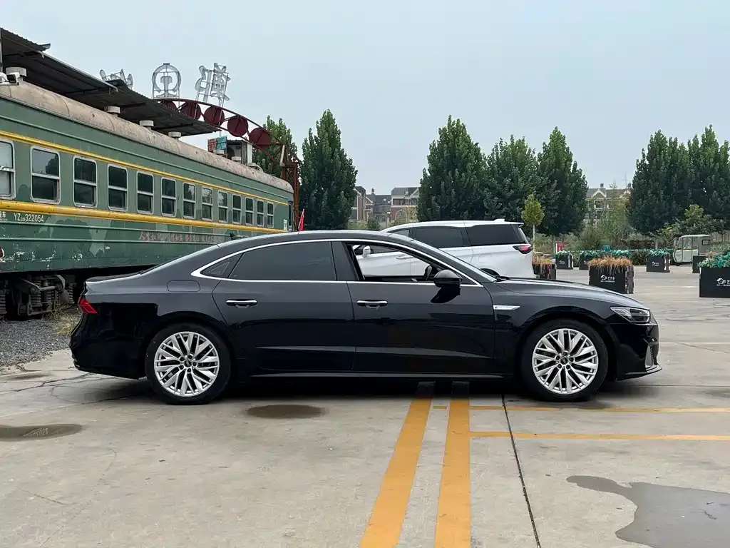 Audi A7L — фото 10