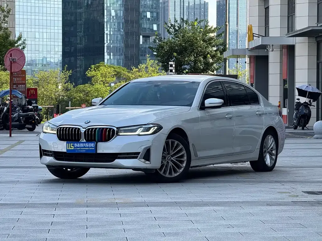BMW 5 Series — фото 1