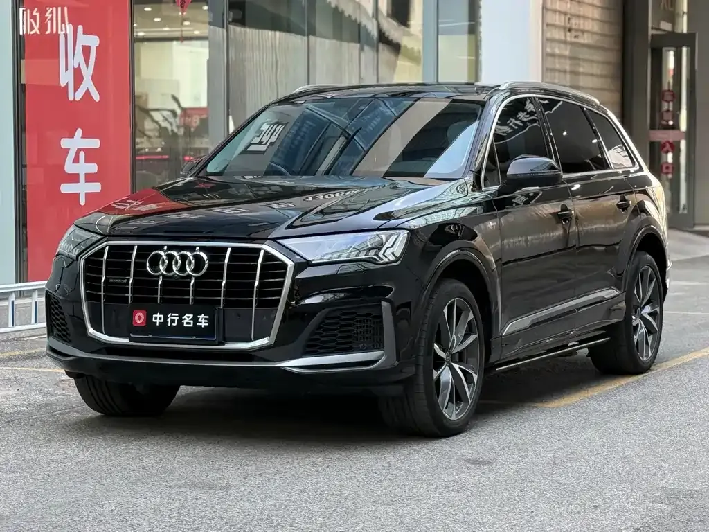 Audi Q7 — фото 1