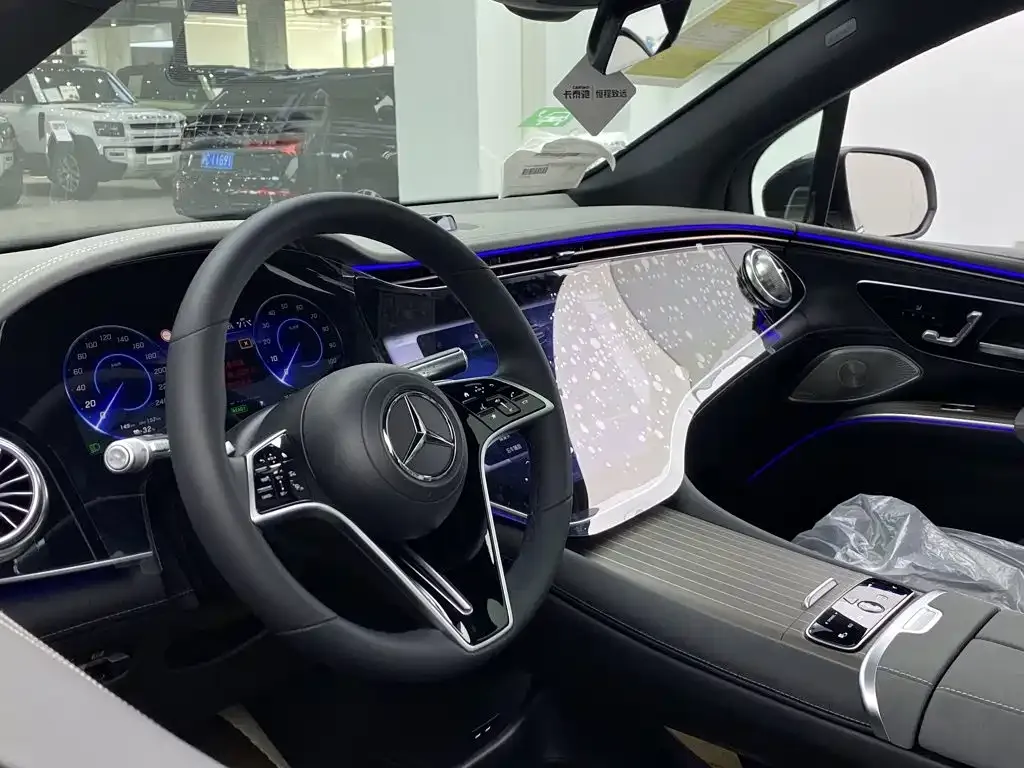 Mercedes-Benz EQS SUV — фото 6