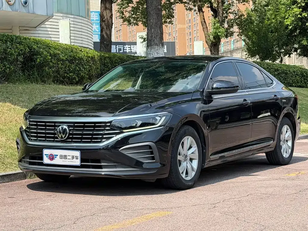 Volkswagen Passat — фото 1