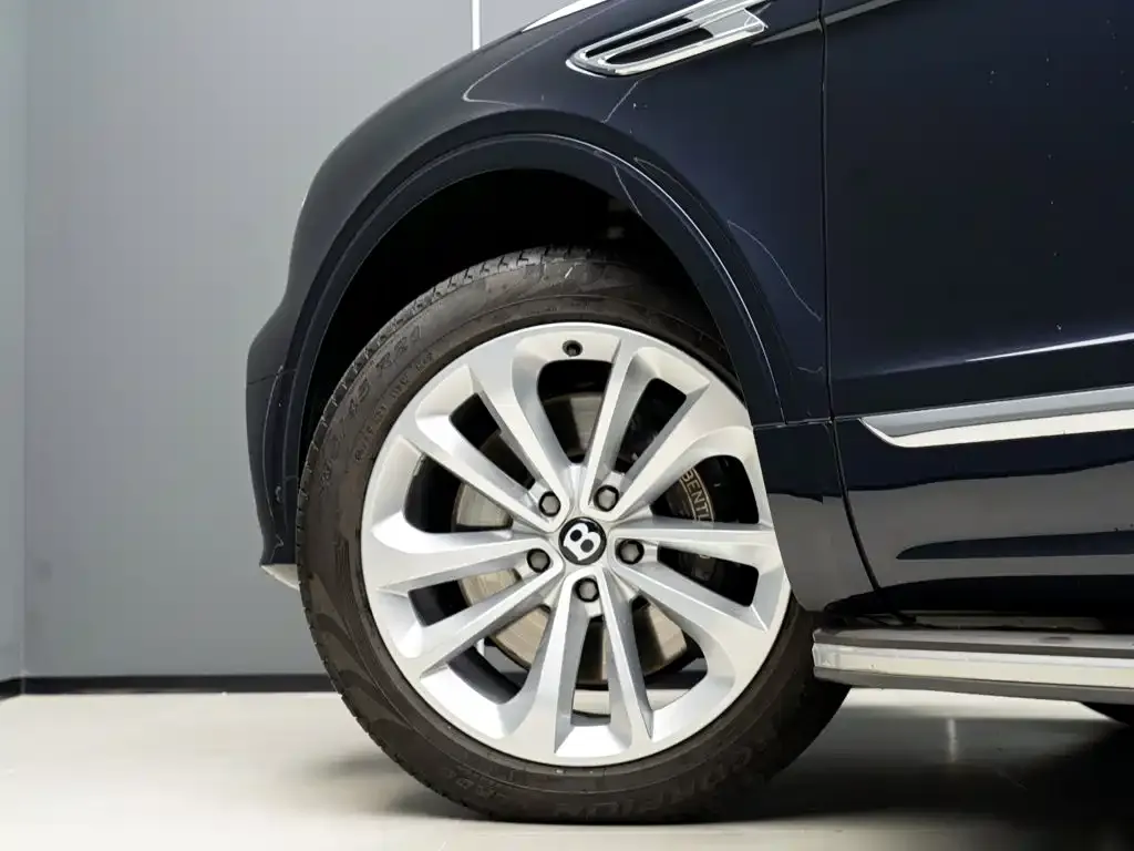 Bentley Bentayga — фото 2