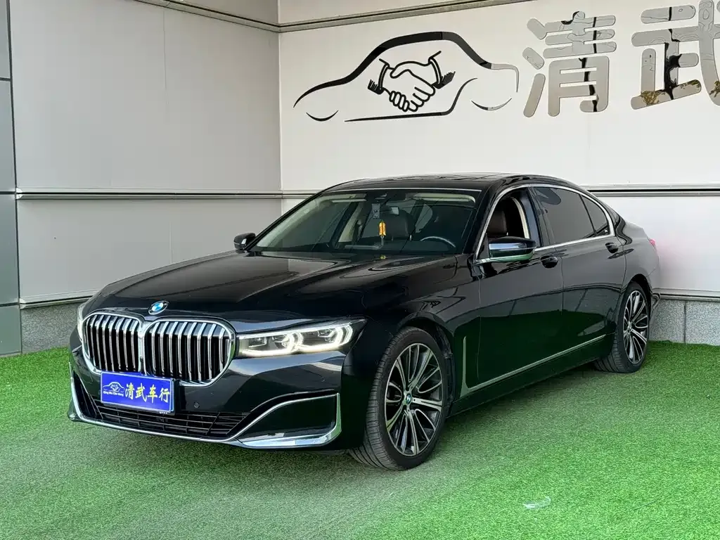 BMW 7 Series — фото 1