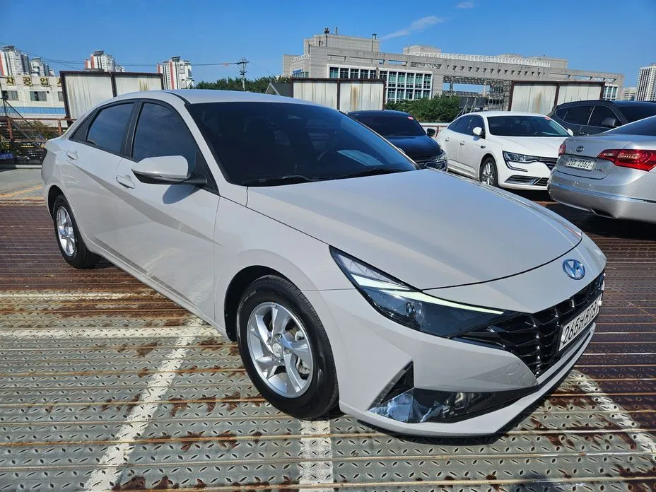 Hyundai AVANTE — фото 3
