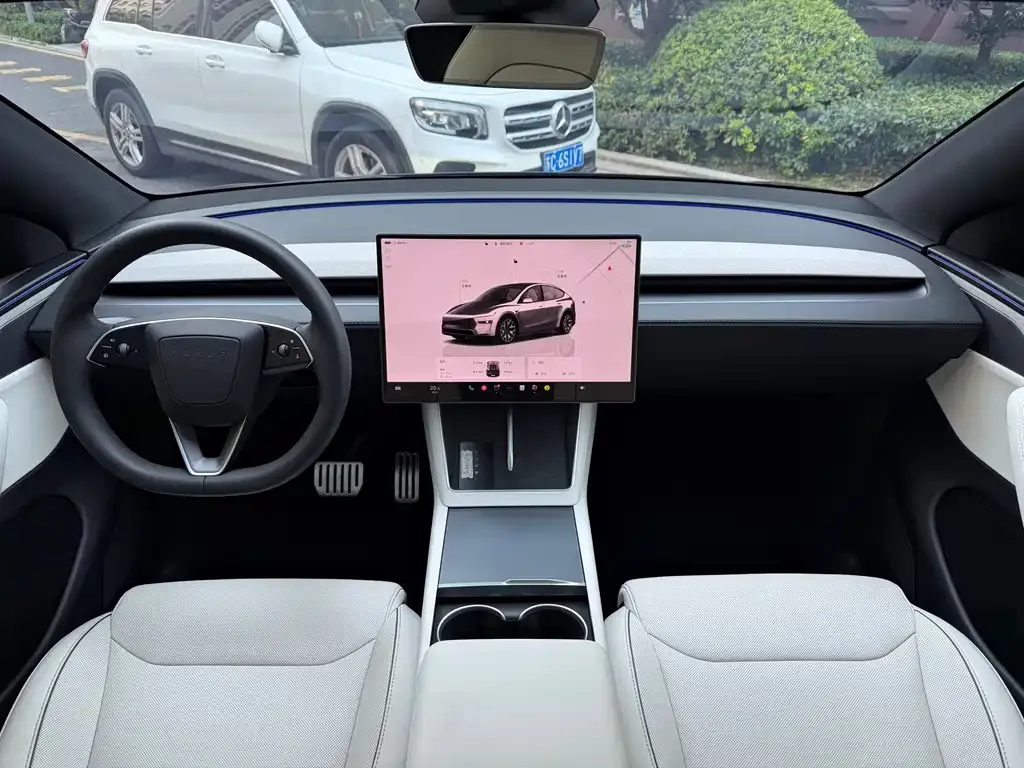 Tesla Model Y L — фото 7