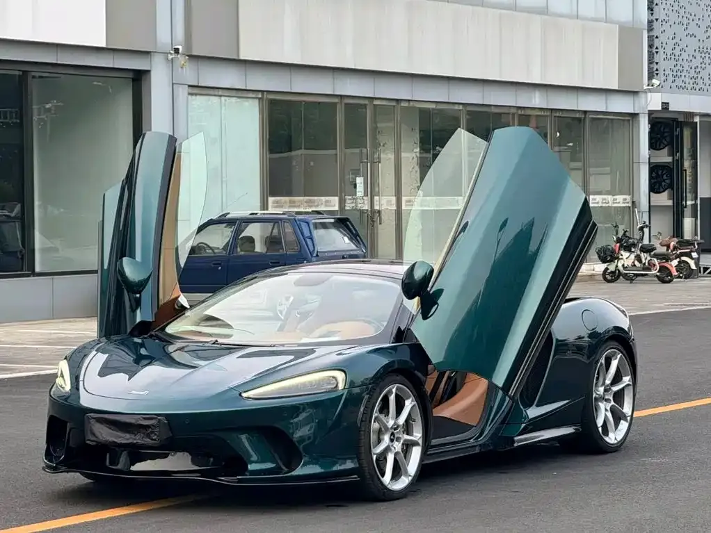 McLaren GT — фото 1